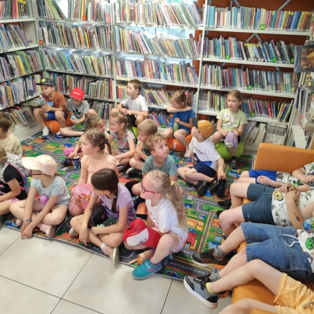 Fotografia kolorowa. Zdjęcie grupowe.