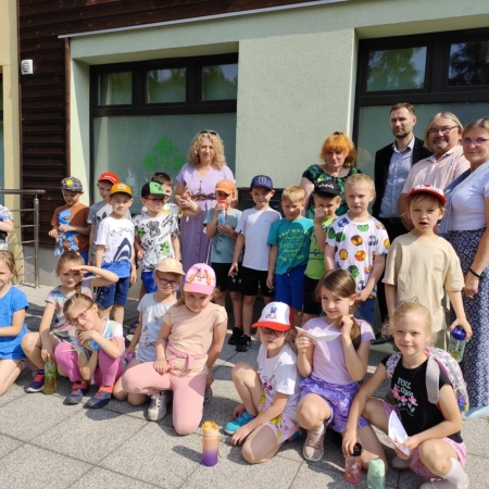 Fotografia kolorowa. Zdjęcie grupowe.