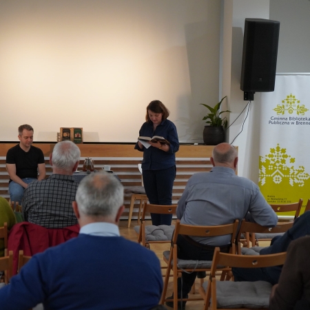 Dokumentacja fotograficzna ze spotkania autorskiego z dr. Michalelem Morysem-Twarowskim w Beskidzkim Domu Zielin "Przytulia"