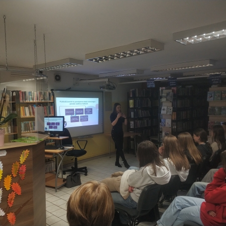 Prelekcja Patrycji Szczechli o przebodźcowaniu