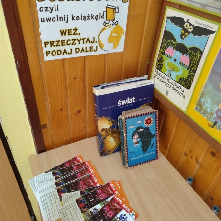 Wnętrze biblioteki w Górkach Małych.